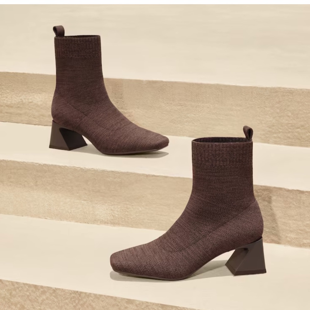 VIVAIA Square-Toe Water-Repellent Block Heeled Boots (Regina Pro)